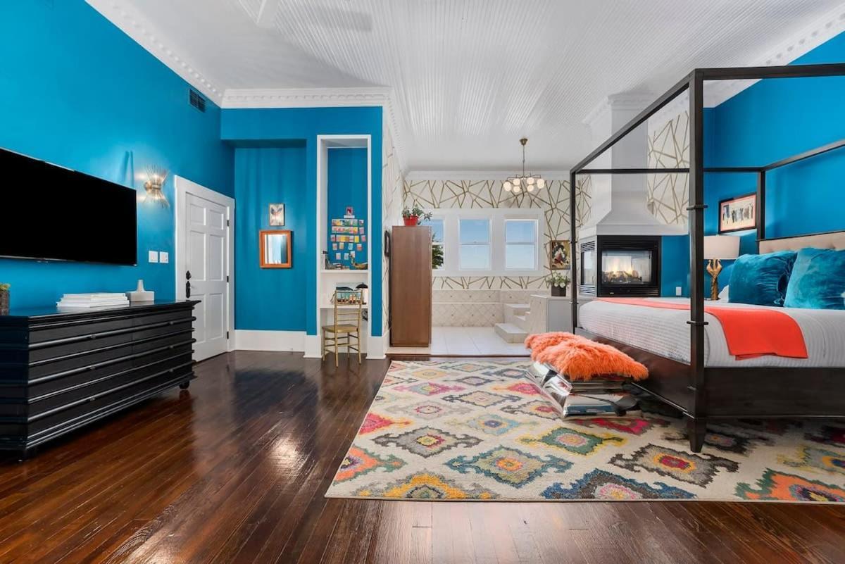 The Loft On Main St Loft With Balcony Views Apartamento Fredericksburg Exterior foto