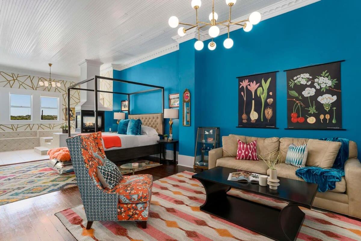 The Loft On Main St Loft With Balcony Views Apartamento Fredericksburg Exterior foto