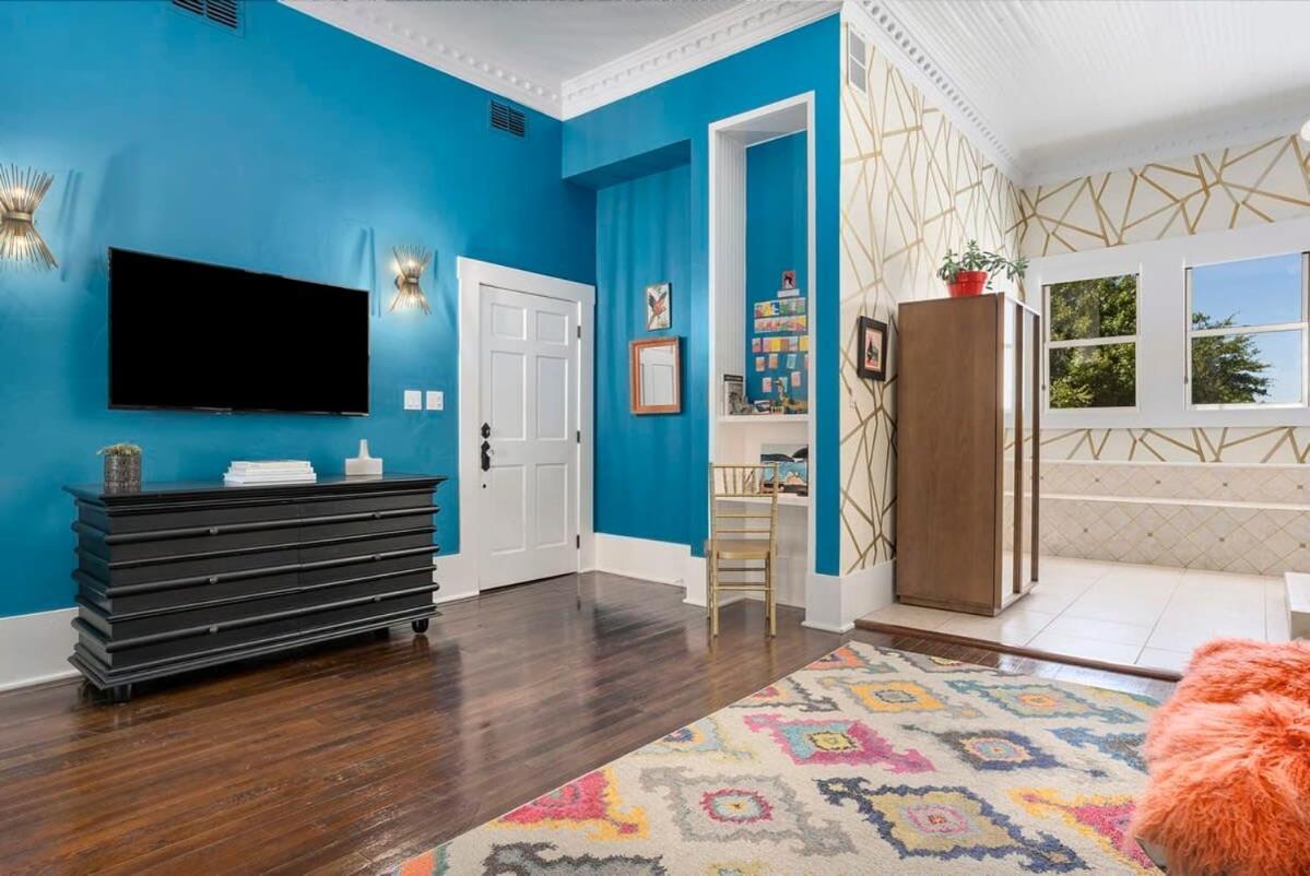 The Loft On Main St Loft With Balcony Views Apartamento Fredericksburg Exterior foto